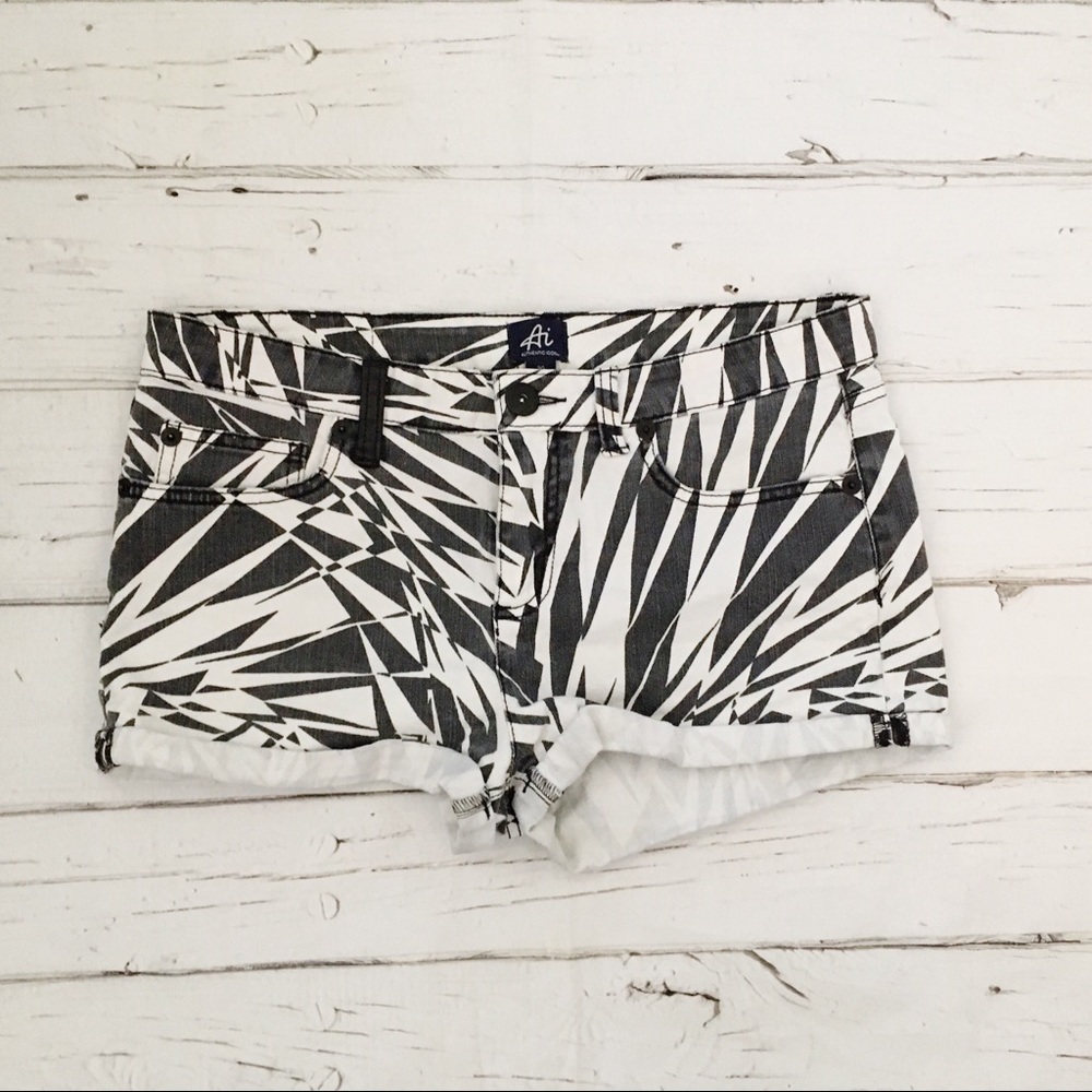 Authentic Icon Black White Cuffed Shorts